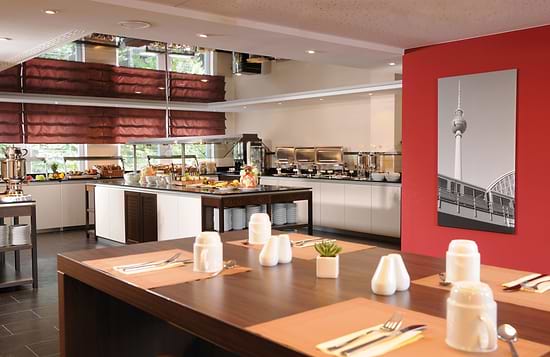 Leonardo Hotel Berlin - Breakfast Buffet