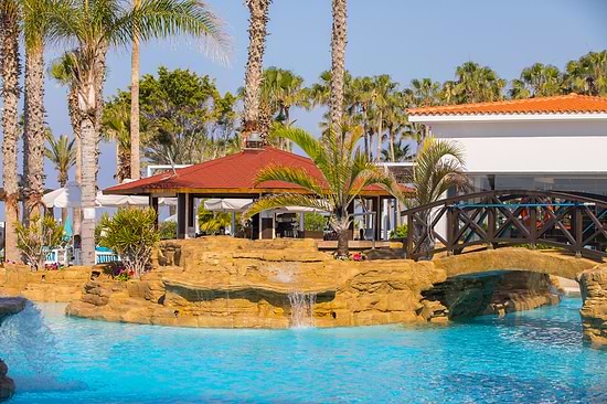 Leonardo Cypria Bay - Pool Bar