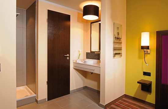 Leonardo Hotel Berlin - Bathroom