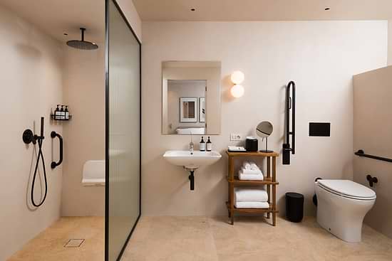 Large Studio Ground Level - Bathroom