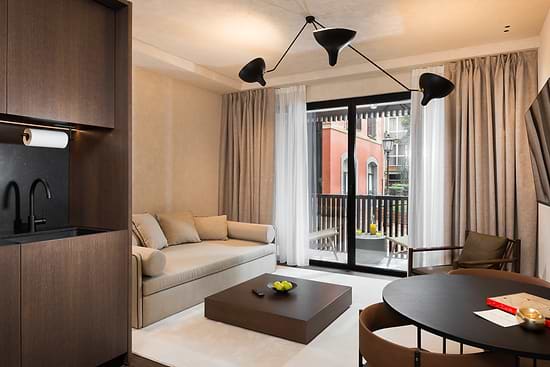 Large Studio Ground Level - Sitting area