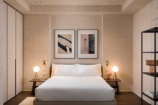 Large Studio Ground Level - Bed