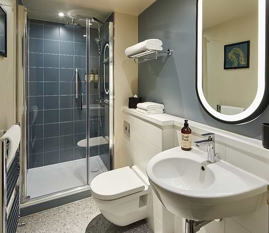 Family Apartment - Bathroom