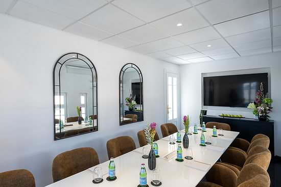 Bachar House - Meeting room