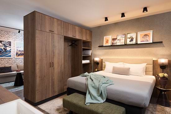One Bedroom Open Plan Suite - Bed