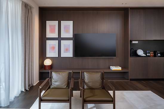 Large Studio with Balcony - Sitting area