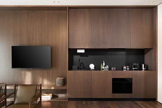 Large Studio with Balcony - Kitchenette