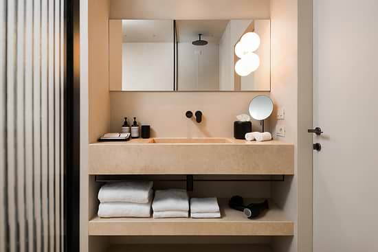 Studio - Bathroom