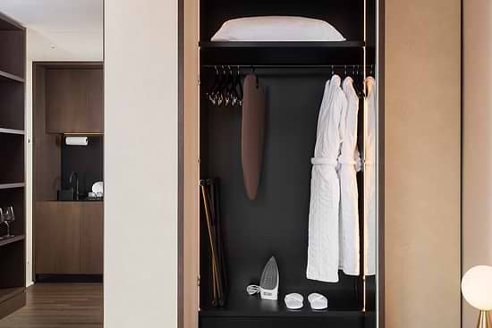 Family Apartment with Balcony - Closet