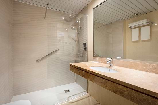 Leonardo Hotel Barcelona Gran Via - Badezimmer
