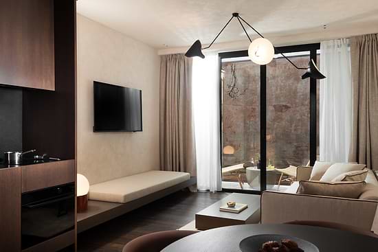 Large Studio with Balcony - Sitting area