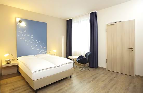 Leonardo Smart Hotel Berlin Alexanderplatz- Accessible Room