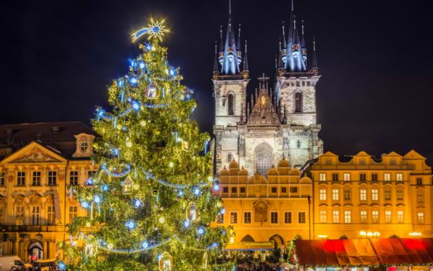 Prague´s Old Town at night with an illuminated Christmas tree