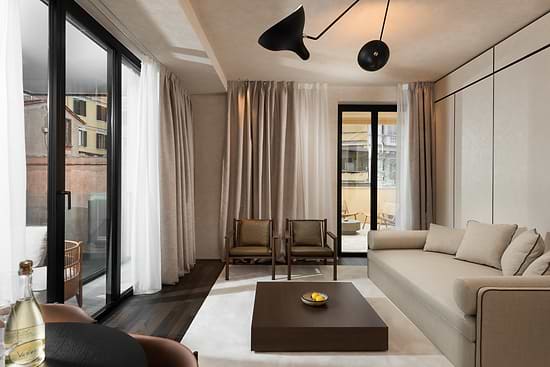 One Bedroom Apartment with Large Terrace - Sitting area