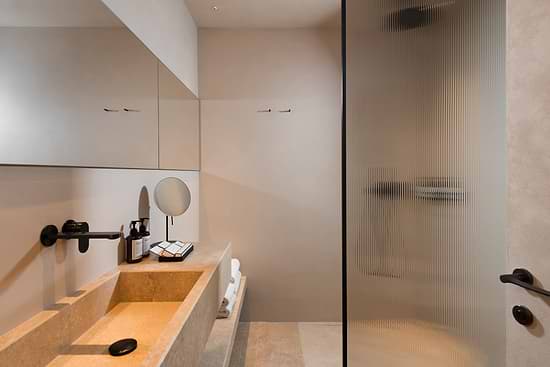 One Bedroom Apartment with Large Terrace - Bathroom