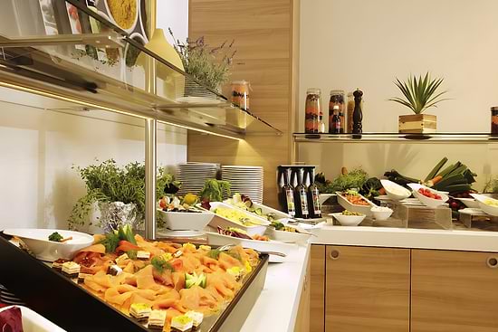 Hotel Berlin Alexanderplatz by Leonardo Hotels - Breakfast Buffet
