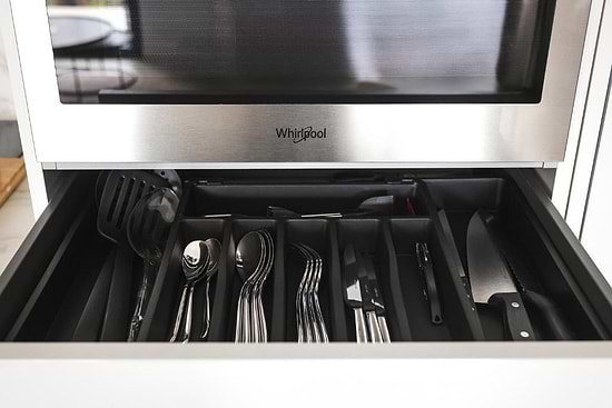 master La Rambla - Kitchen Drawer with Utensils