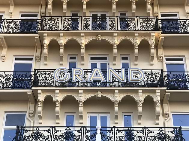Widok Grand Brighton z zewnątrz