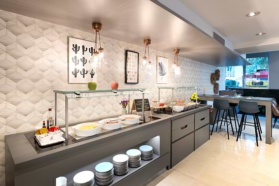 Leonardo Hotel Barcelona Gran Via - Frühstück