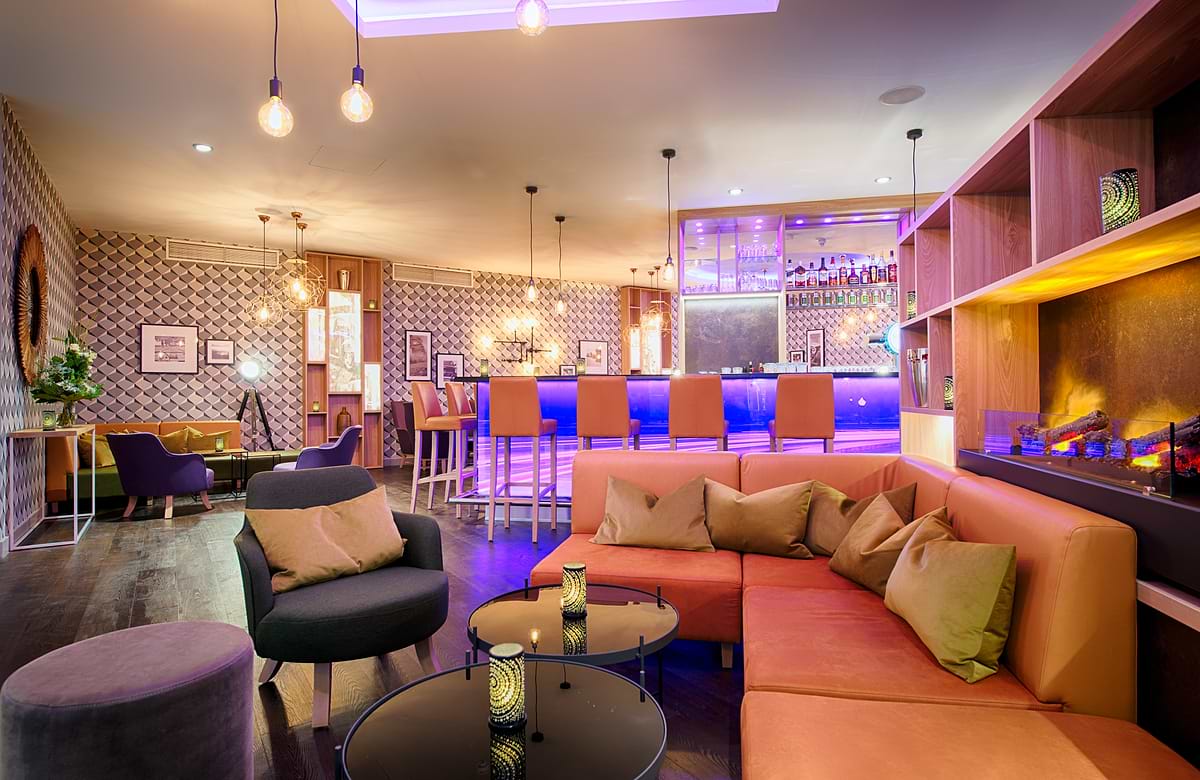 Leonardo Hotel Wolfsburg City Center - Бар