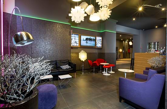 Leonardo Hotel Barcelona Las Ramblas - Лобби