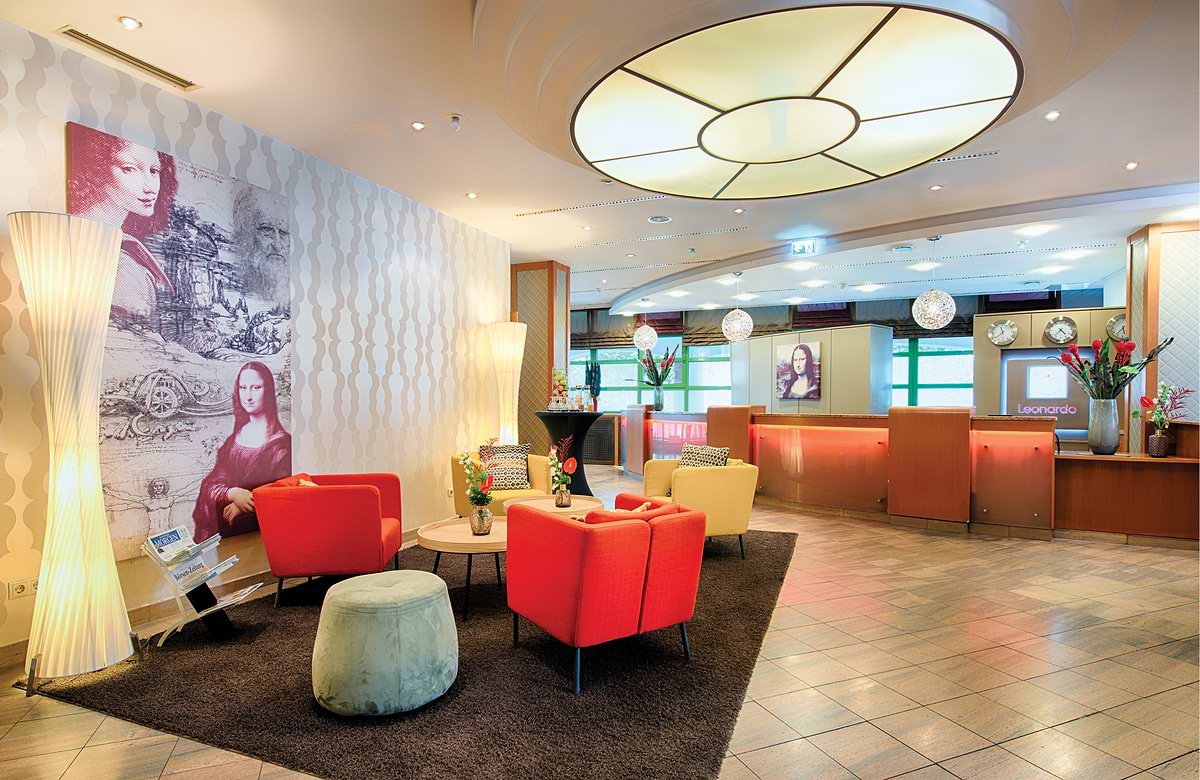 Leonardo Hotel Mannheim City Center - Лобби