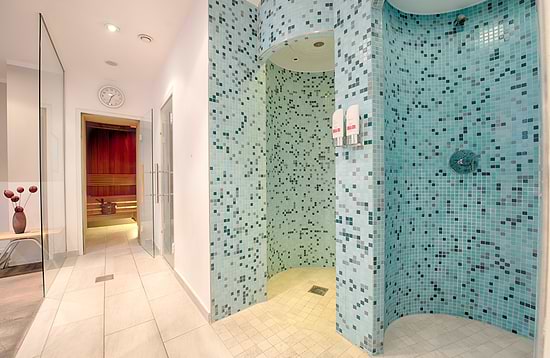 Leonardo Hotel München City West - Experience Shower