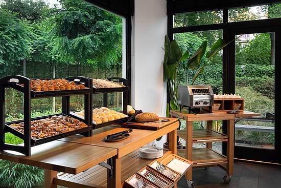Leonardo Boutique Hotel The Lancaster Amsterdam — מזנון ארוחת בוקר