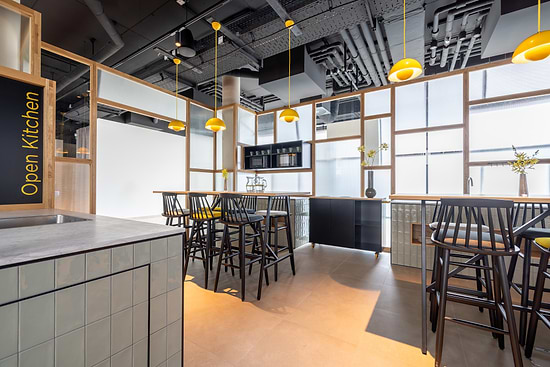 Leonardo Smart Hotel Vienna Airport – Lobby Pantry