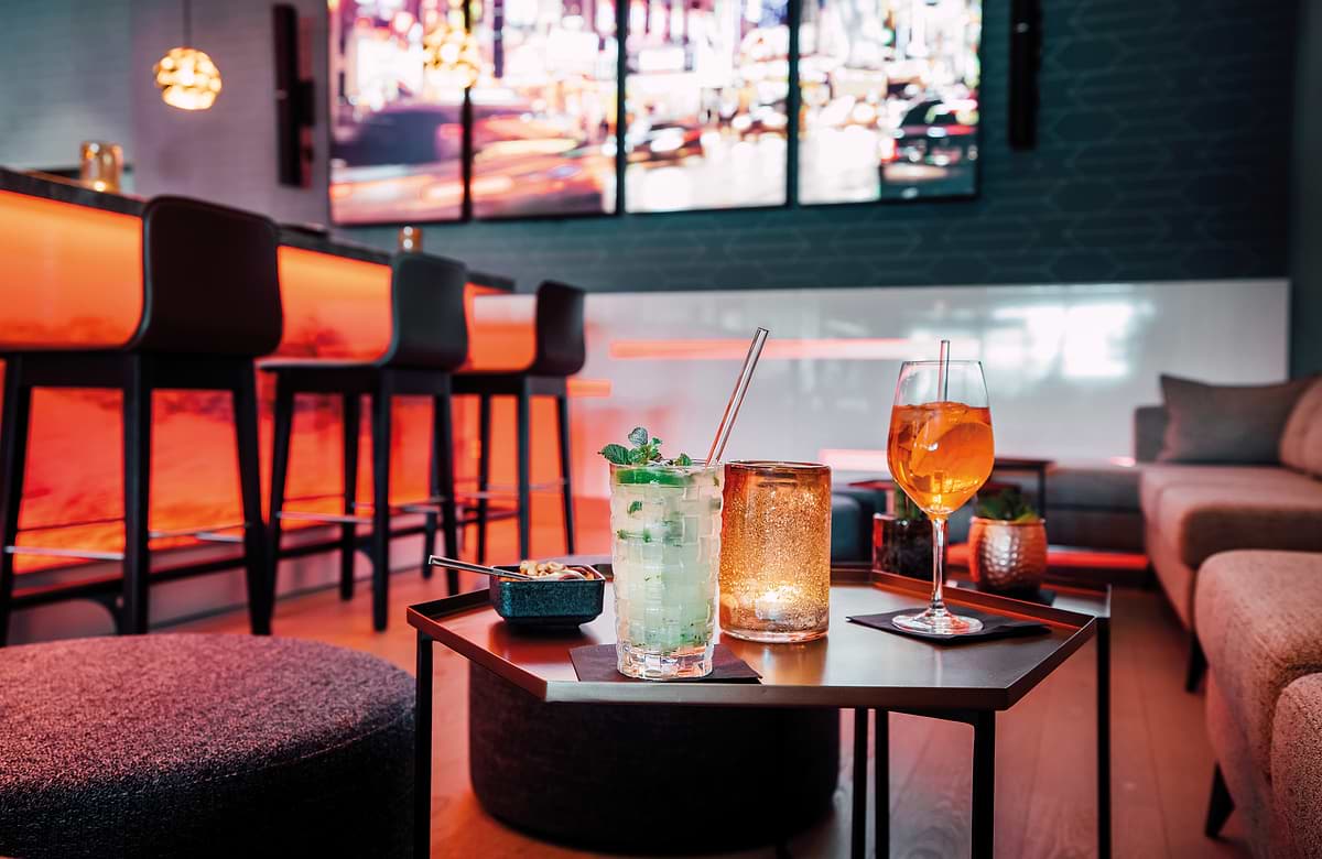 Leonardo Hotel Zurich Airport - Бар