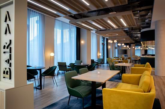 Leonardo Hotel Bristol Glassfields Bar
