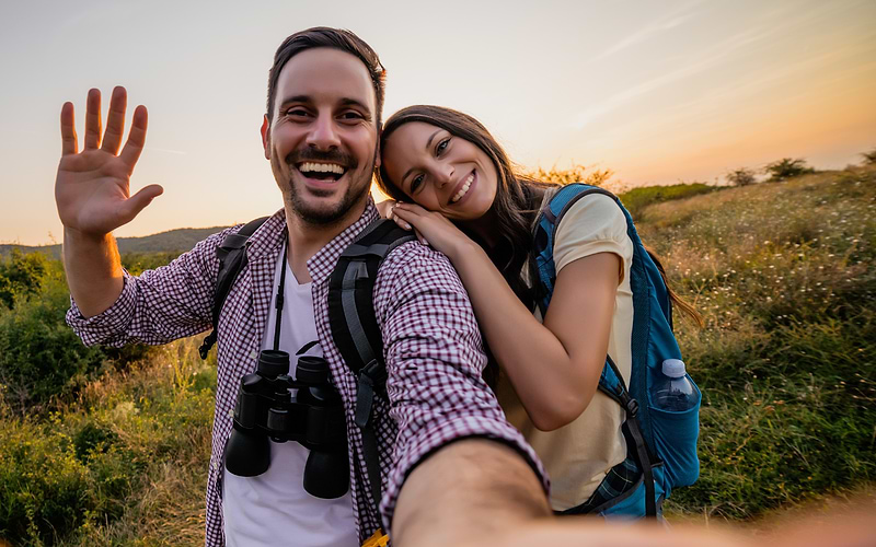 couple on a beginners hike in europe