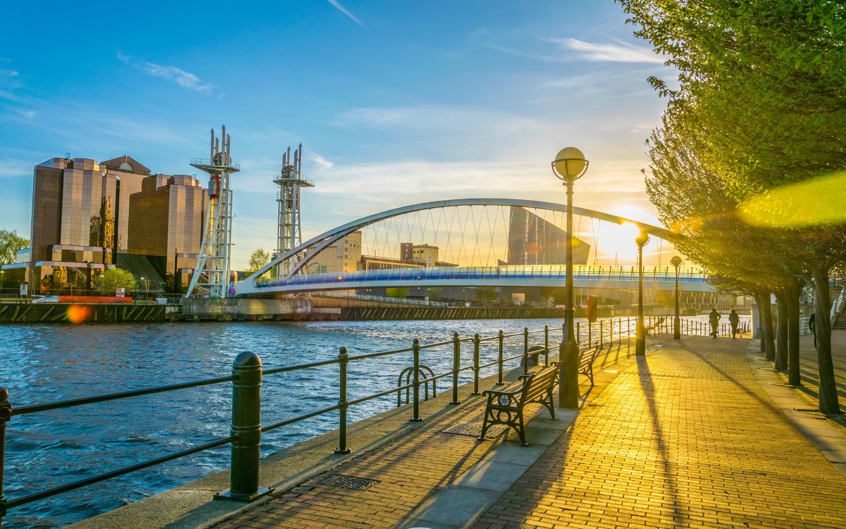 visit manchester in april