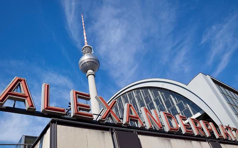 Discover coolest neighbourhoods of Berlin