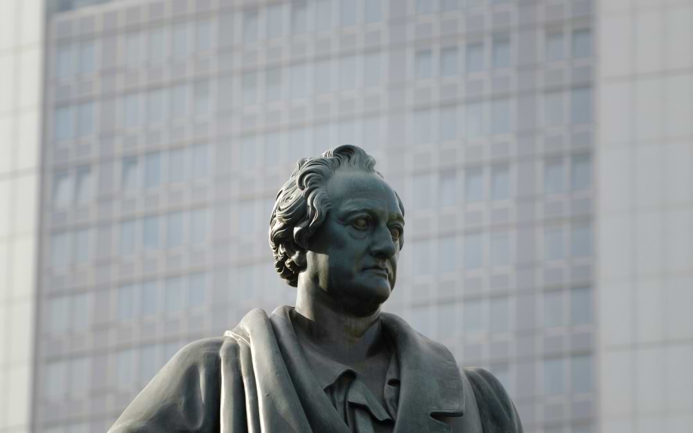 Johann Wolfgang von Goethe statue in Frankfurt