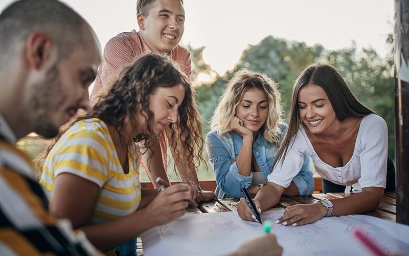 Organize your next team building with Leonardo Hotels