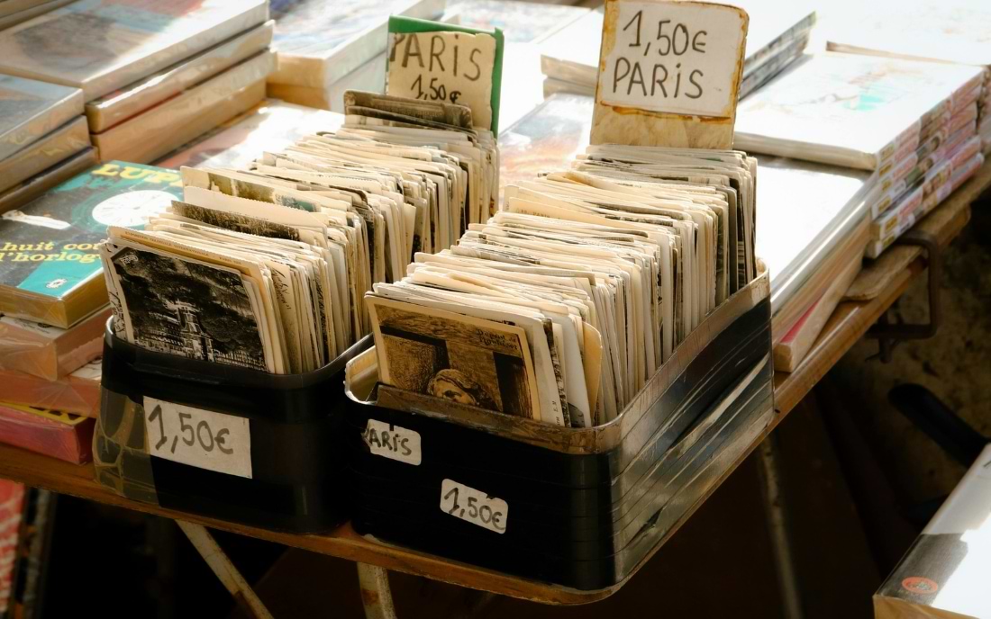 Louvre des Antiquaires Flea Market