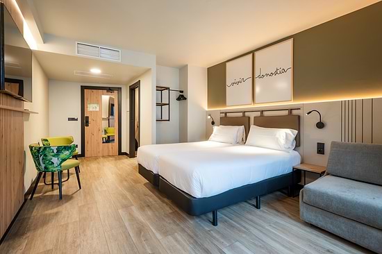 Leonardo Boutique Hotel San Sebastián - Superior Triple Room