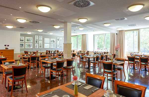 Leonardo Hotel Berlin KU´DAMM - Breakfast