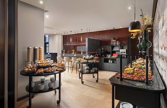 Leonardo Hotel Bucharest City Center - Завтрак "Шведский стол"