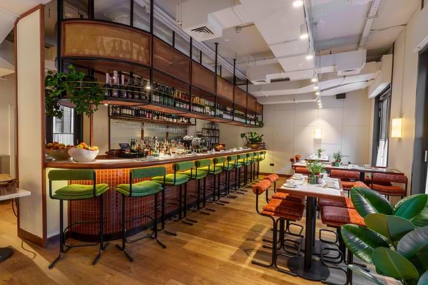 Leonardo Hotel London Aldgate - The Cardinal Bar and Kitchen