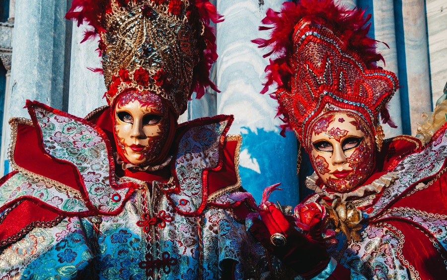 Dressed carnival attendees at the Bacanal del Gnoco (Verona Carnival)