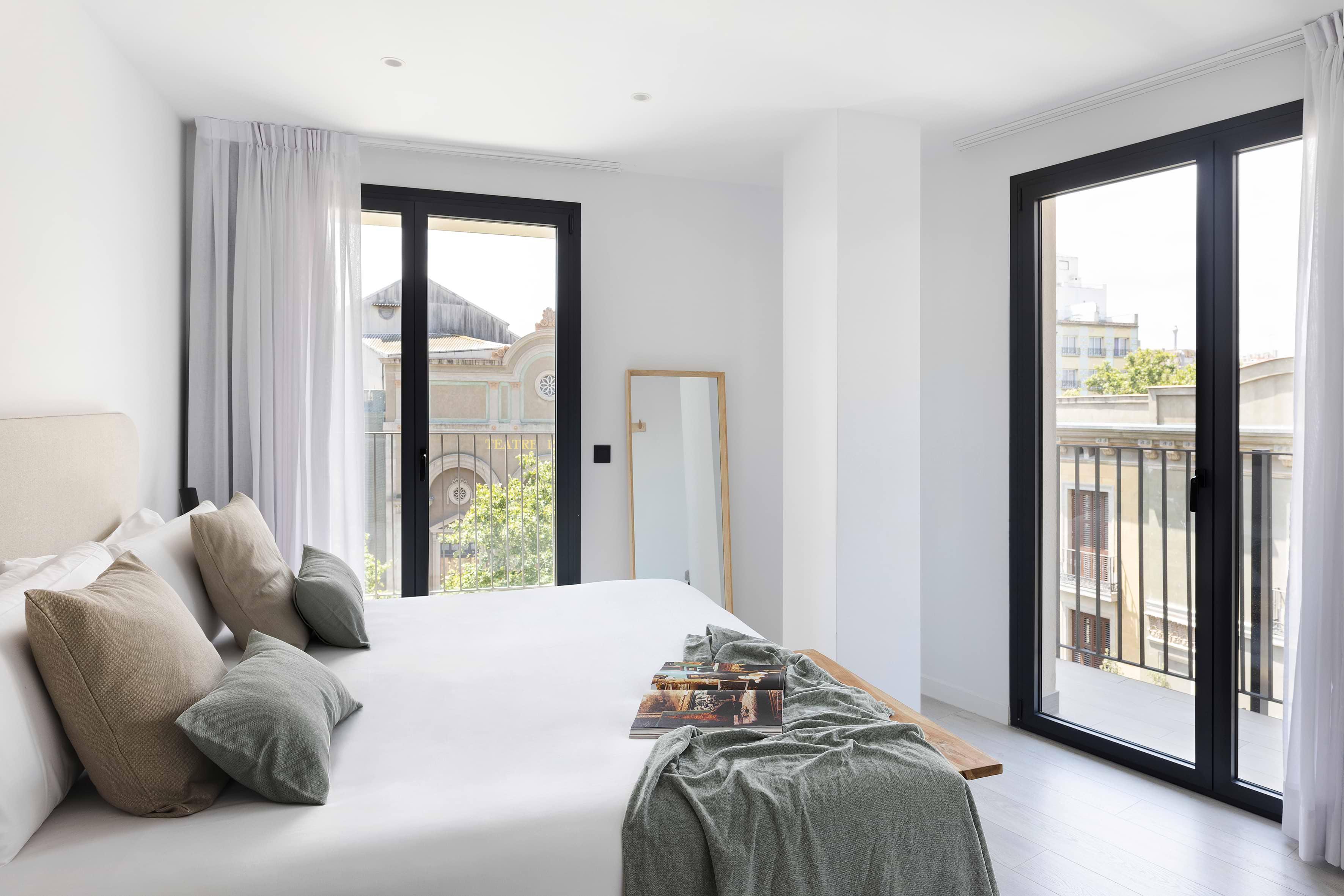 master La Rambla - Studio With Balcony