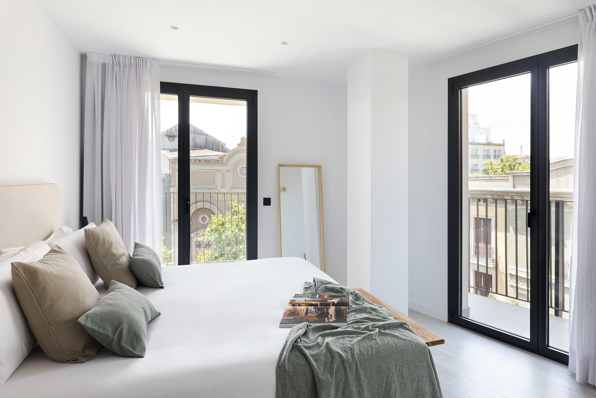 master La Rambla - Studio With Balcony