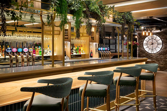 Leonardo Hotel Chester Bar