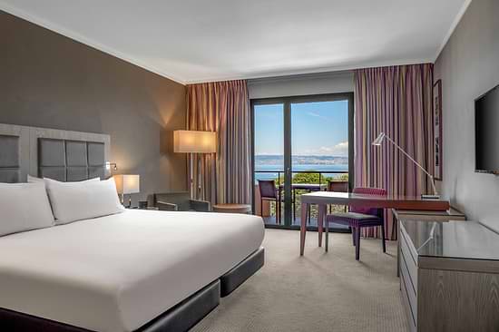 فندق «إيفيان-لي-بان» في Leonardo Hotels - غرفة ديلوكس