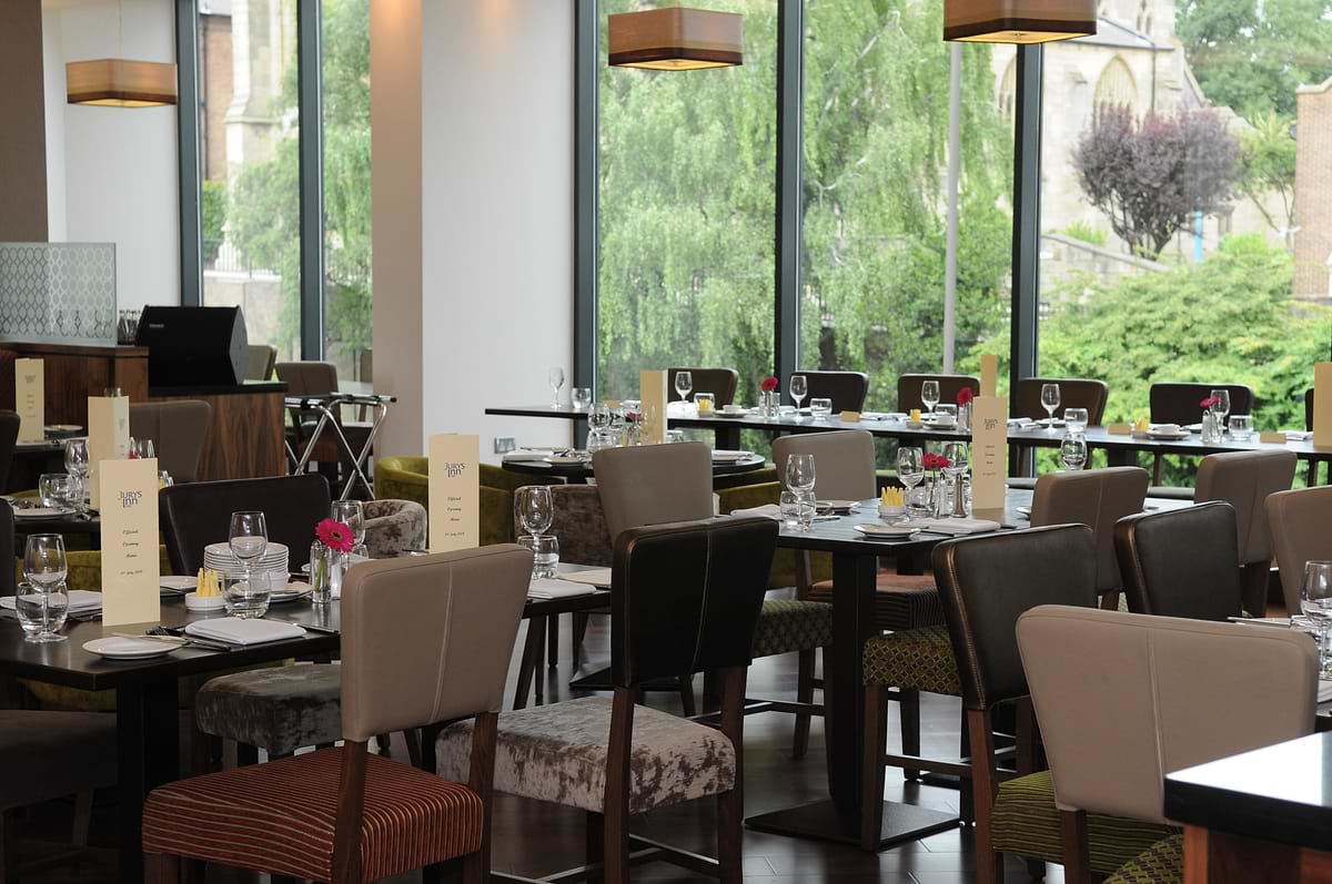 Leonardo Hotel Derby - Restauracja