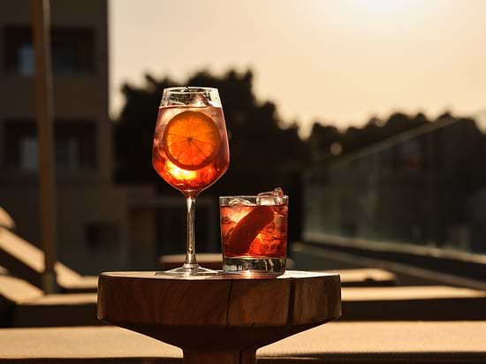 MERAVIA Leonardo Limited Edition - ANASA Lobby Bar