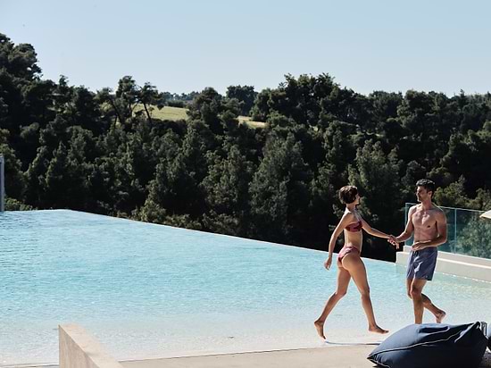 MERAVIA Leonardo Limited Edition - Swimming Pool