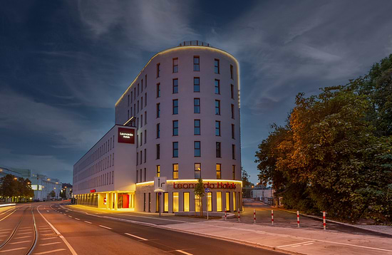 Leonardo Hotel Augsburg - Außenbereich